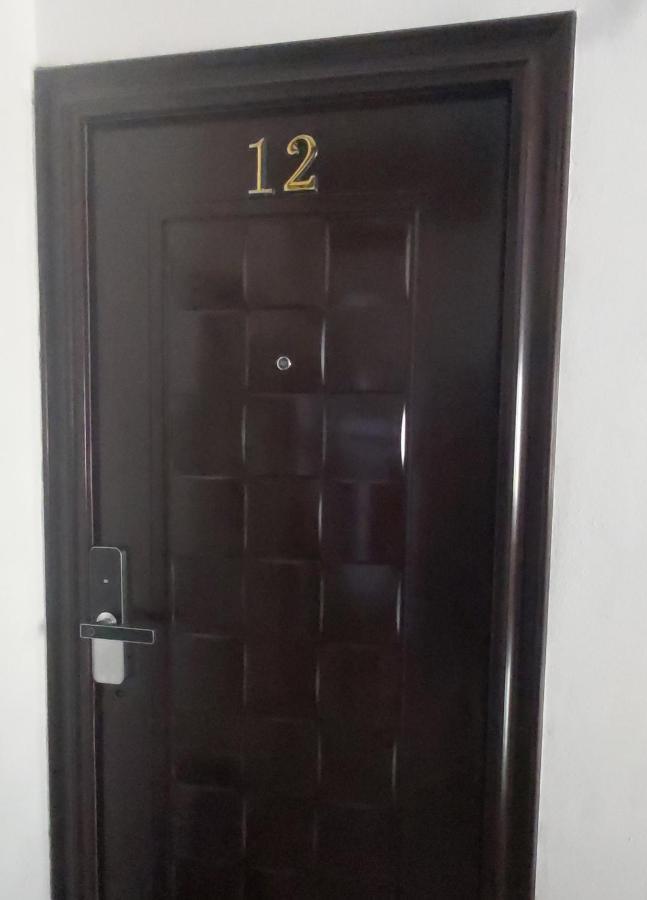 Studio Elisa Apartment Caransebes Bagian luar foto